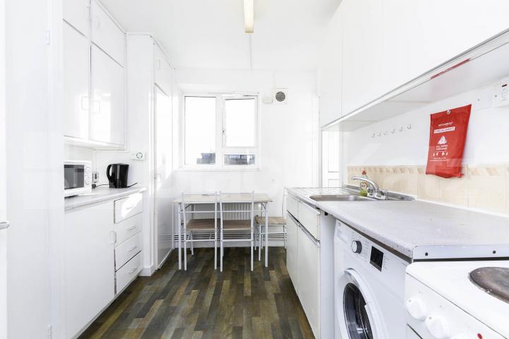 			3 Bedroom, 1 bath, 1 reception Flat			 Robert Street, Camden / Euston